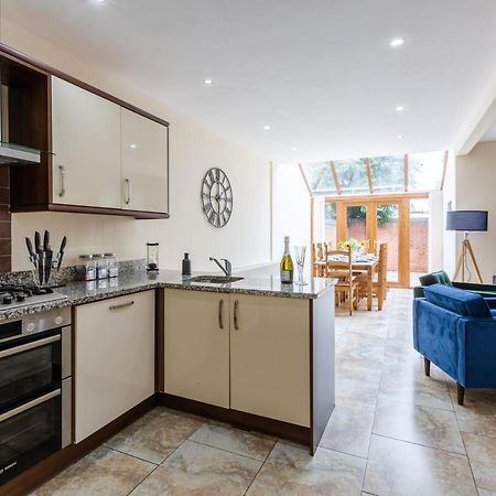 Albert - 5 Bedrooms Sleeps 11 Parking Wi-Fi Contractors Preston  Exterior foto